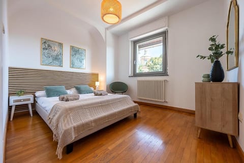 Style and confort 120mq, free garage Apartment in Turin