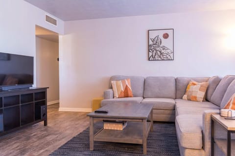 Tempe Ranch House with Fireplace Big Yard Near ASU House in Tempe