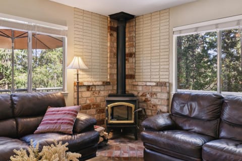 Whispering Pines Retreat home House in Groveland