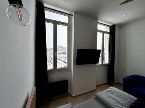 Appartement vue imprenable Vieux-Port et Notre Dame Hostel in Marseille