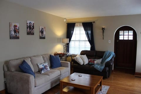 Living room, Seating area