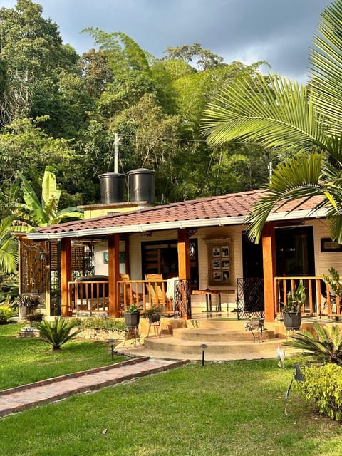 Property building, Patio, Facade/entrance, Day, Natural landscape, Garden, Garden view