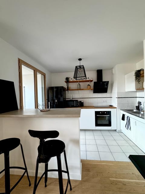 Charmant appartement aux portes de Paris, avec Balcon et Parking Apartment in Aubervilliers