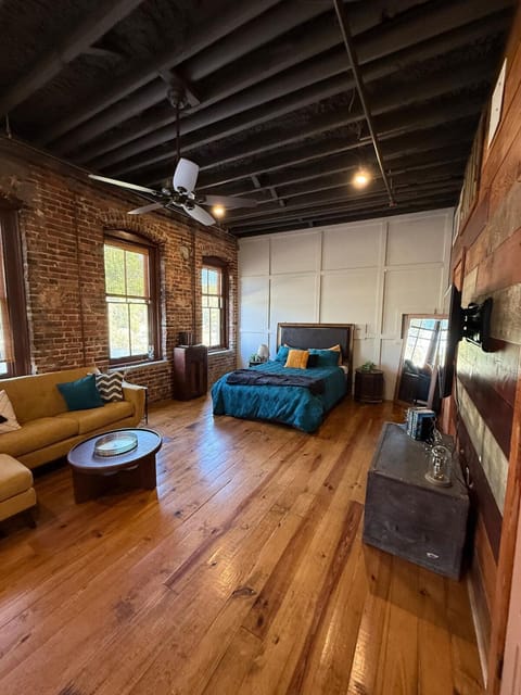 Bed, TV and multimedia, Photo of the whole room, Seating area