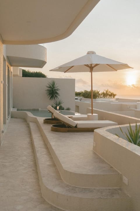 Swimming pool, Sunset, sunbed