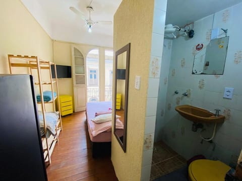 Small simple single suite 305 Apartment in Rio de Janeiro