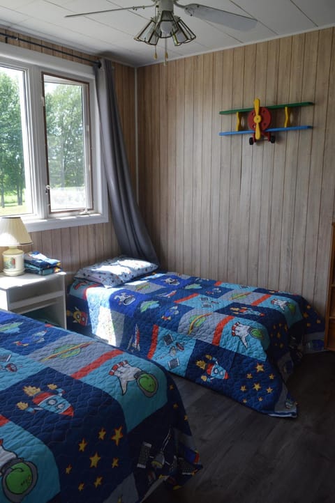 Doran Bay Resort Chalet in Adirondack Mountains