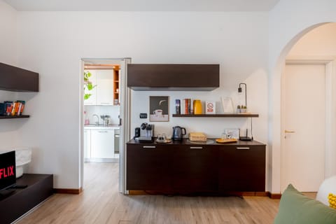 Coffee/tea facilities, Food and drinks