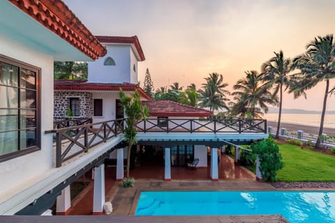 Property building, View (from property/room), Balcony/Terrace, Pool view, Swimming pool