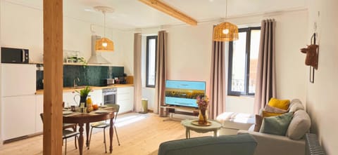 TV and multimedia, Living room, Dining area