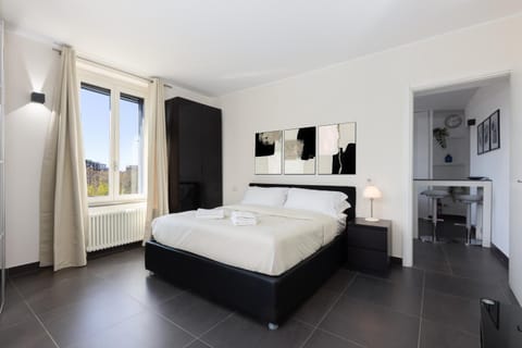 Bed, TV and multimedia, Bedroom, wardrobe