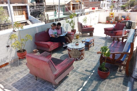 Communal lounge/ TV room, Library, Balcony/Terrace, Lounge or bar, Communal kitchen, Mountain view, Supermarket/grocery shop, group of guests