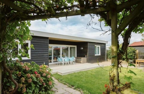 Vakantiewoning nabij zandstrand Ouddorp VP026 House in Ouddorp