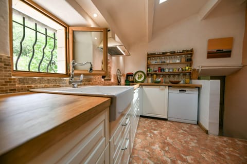 La Réboussière Chambre d'hôte Vacation rental in Provence-Alpes-Côte d'Azur