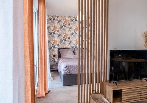 Bed, TV and multimedia, Living room, Photo of the whole room, Bedroom