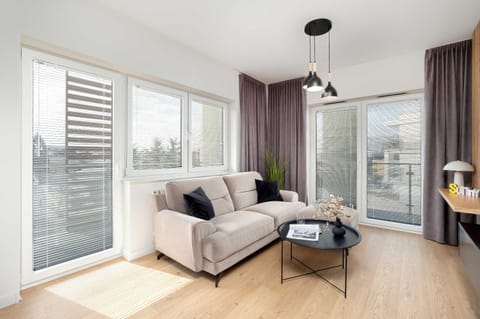 View (from property/room), Balcony/Terrace, Living room, Seating area