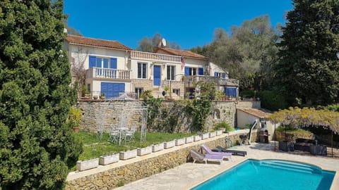 Villa 4 BR with pool, 5 minutes Cannes House in Mougins