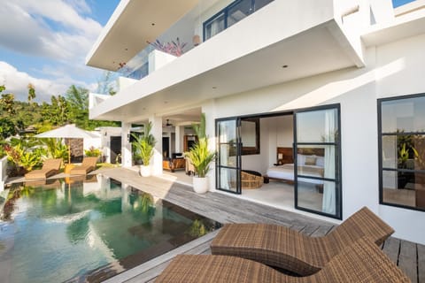Property building, Pool view, Swimming pool, sunbed