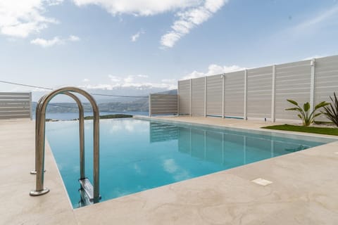 Mountain view, Pool view, Swimming pool