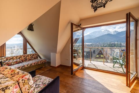 Day, Natural landscape, View (from property/room), Balcony/Terrace, Photo of the whole room, Bedroom, Mountain view