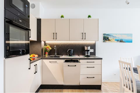 Kitchen or kitchenette, dishwasher, oven, pet friendly, stove