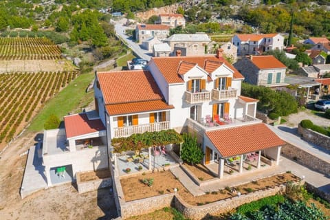 Apartman Dinko Apartment in Bol