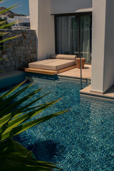 Patio, Day, Pool view, Swimming pool, sunbed