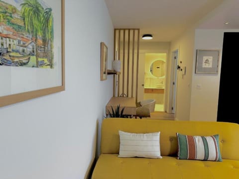 Living room, Decorative detail, Seating area