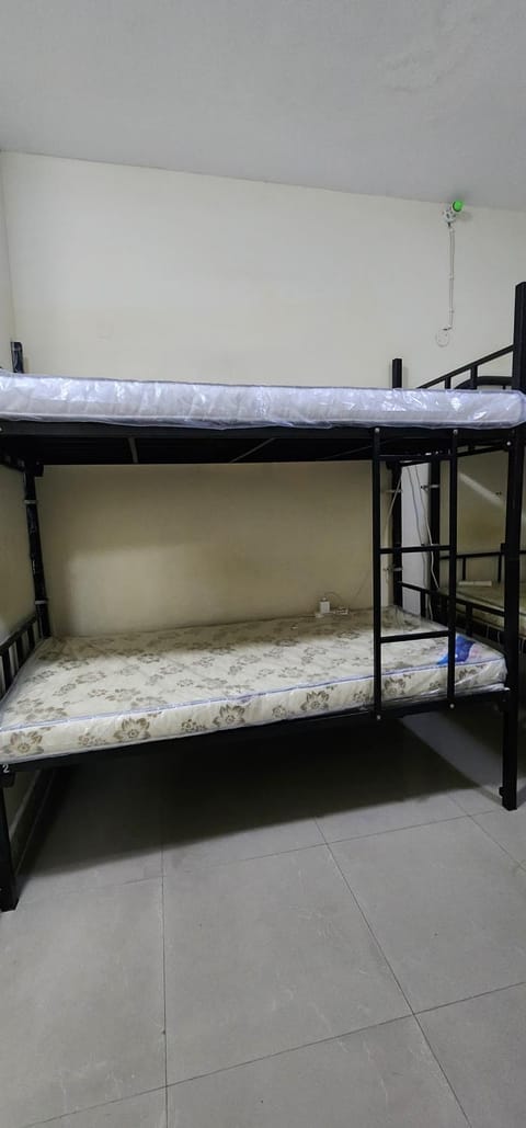 Daily Men Bed Space Apartment in Dubai