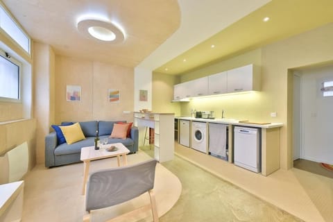 Kitchen or kitchenette, Living room, Dining area, dishwasher, pet friendly, stove, toaster