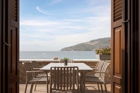 Day, View (from property/room), Balcony/Terrace, Seating area, Dining area, Sea view