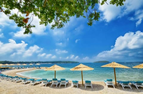 Off site, Beach