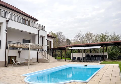 Property building, Pool view, Swimming pool