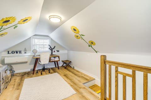 4 Mi to Shops and Dining Bright Lexington Studio! Apartment in Shenandoah Valley