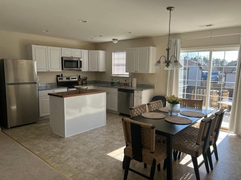 Welcome Families and Pets! 30 nights Entire Home House in Pickens County