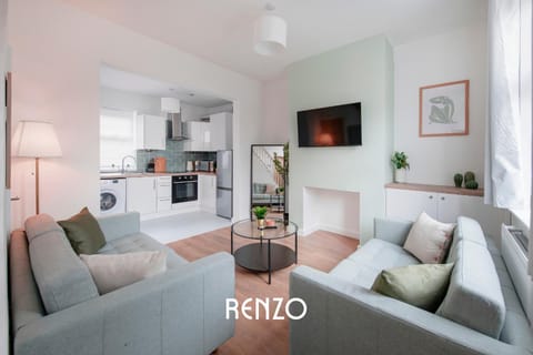 TV and multimedia, Kitchen or kitchenette, Living room, Seating area, oven, stove