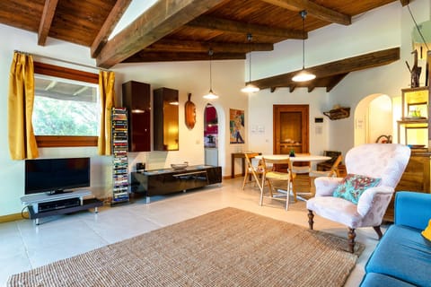 Villa Medit House in Punta de su Torrione