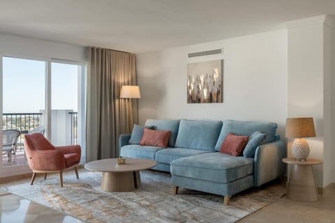Communal lounge/ TV room, TV and multimedia, Living room, Seating area