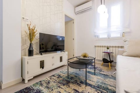 TV and multimedia, Living room, Photo of the whole room, Seating area