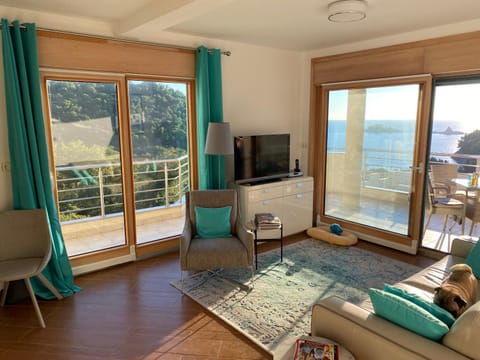 TV and multimedia, Balcony/Terrace, Living room, Mountain view, Sea view