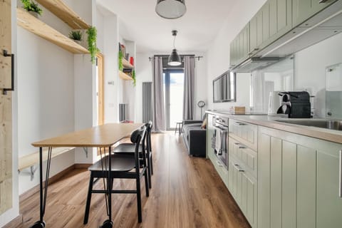 Kitchen or kitchenette, Dining area, heating