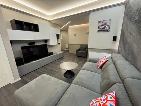 TV and multimedia, Living room, Seating area