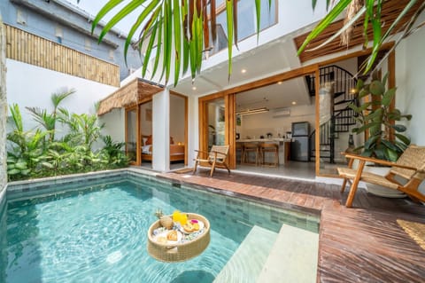 Property building, Patio, Swimming pool, Swimming pool