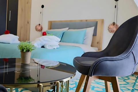 Bed, Living room, Photo of the whole room, Seating area, Bedroom