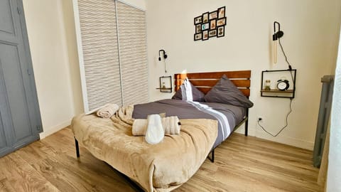 Bed, Photo of the whole room, Bedroom, towels, wardrobe