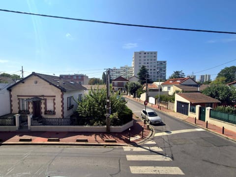 Property building, Neighbourhood, City view, Street view