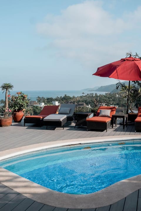 Swimming pool, Swimming pool