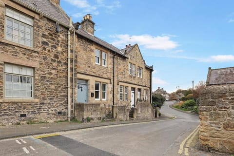 Property building, Street view, Location