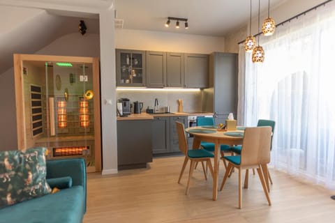 Sauna, Sauna, Kitchen or kitchenette, Dining area, microwave, stove, stove, kitchen, kitchen