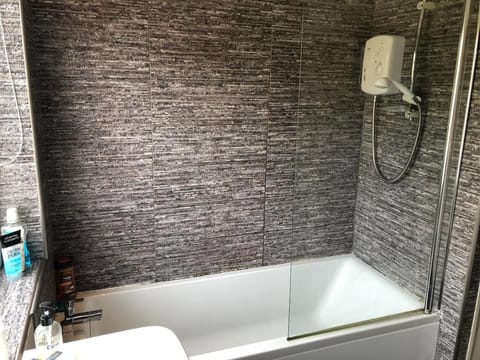 Cozy little house 3 minutes from Brunswick train House in Liverpool